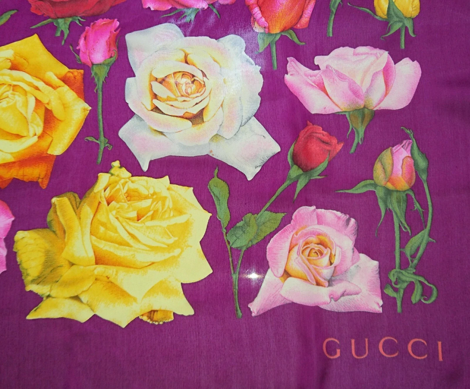 NEUF AVEC ÉTIQUETTE BELLE ÉCHARPE GUCCI rose jumbo chariot SOIE ITALIE foulard 100 % SOIE art grand