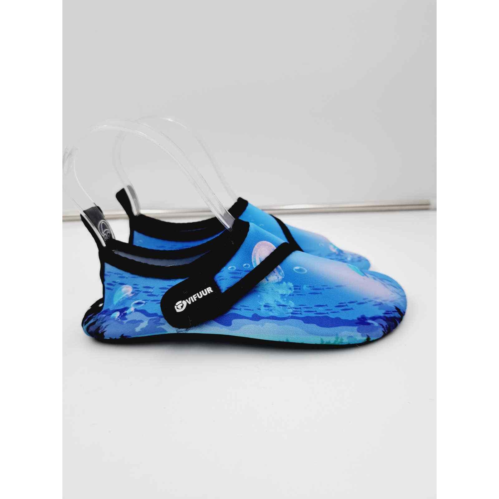 Met520 blue underwater themed water shoes kids 34/35 US 2 1/2 3 1/2