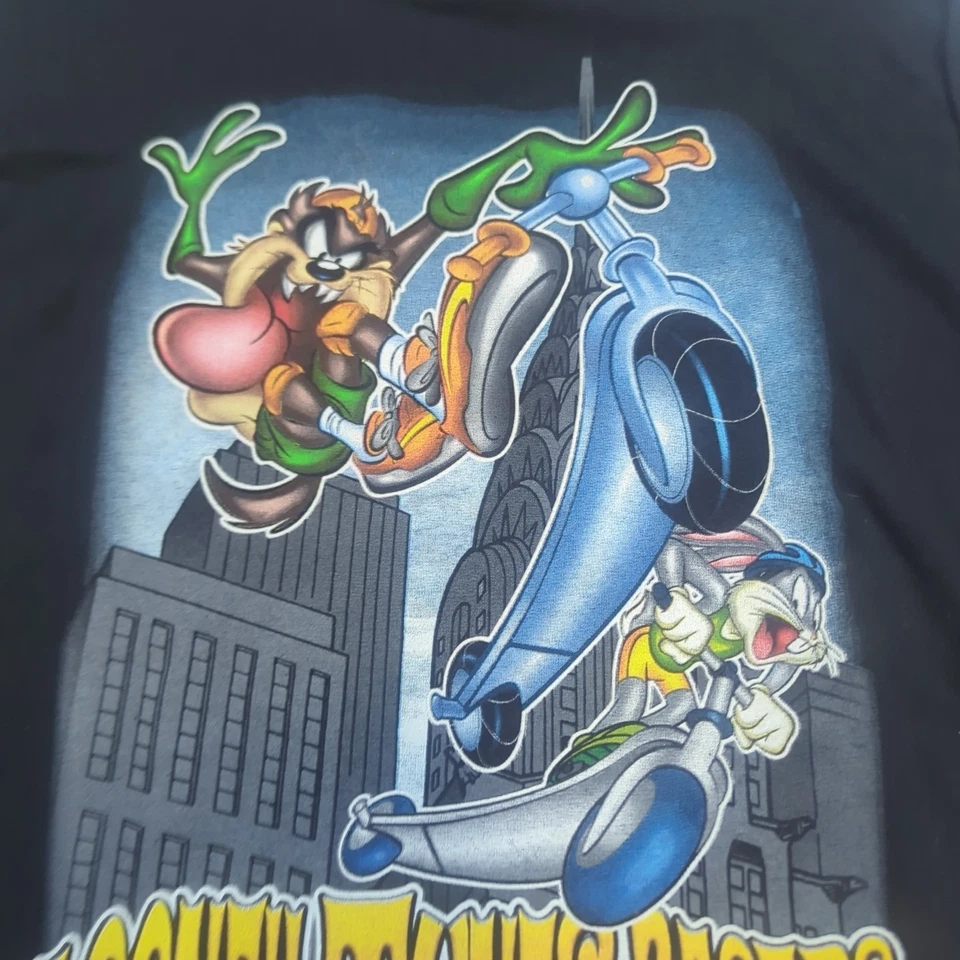 Camisa de manga comprida Looney Toons menino vintage tamanho XL 18-20 insetos coelho Taz anos 90 Delta - Imagem 3 de 4