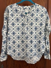 Ann Taylor LOFT The Softened Shirt Size XS White and Blue Long Sleeve Button Up