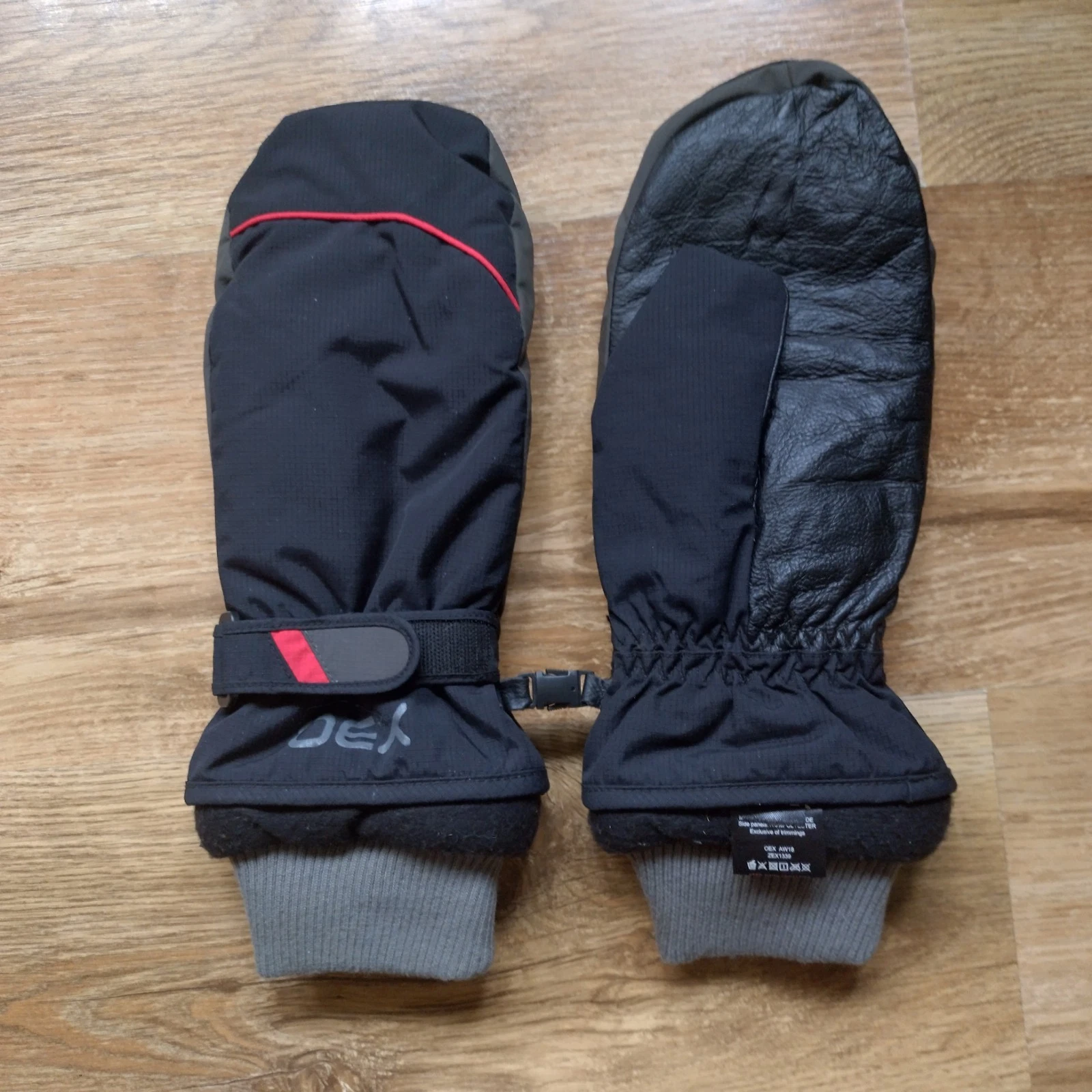 OEX Summit Mitts Waterproof Thermal Gloves L/XL Hiking Camping Men's Women's UK
Opens in a new windo