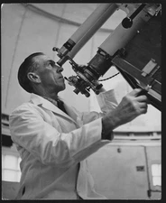 Barton senior experimental officer at the Royal Observatory makes - Old Photo