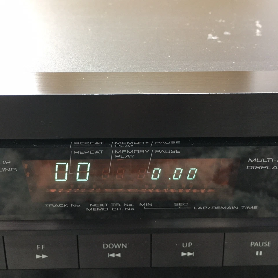 Onkyo DX-130 Compact Disc Player - Sold As Is - Read Description - - Image 2 of 4