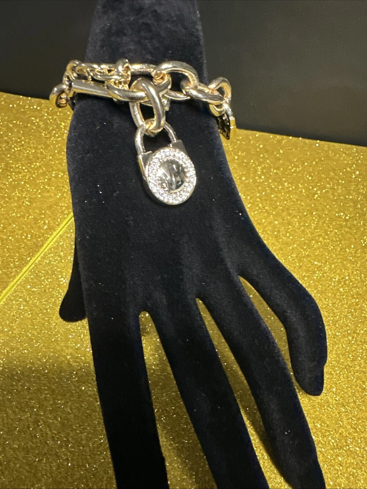 MK Michael Kors Bracciale Charms Braccialetto Tono Oro Chiave con Pietre