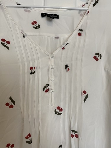 A Pea In The Pod Maternity Blouse White Cherry Red Large NWOT Polyester Long - Picture 8 of 8