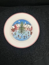 Villeroy & Boch Naif Christmas Salad Plate 8 1/4" Tree & Skaters Excellent!