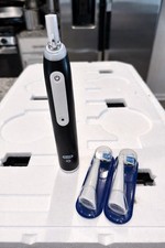 Oral-B iO 3 Electric Toothbrush Black with 2 Replacement Brush Heads