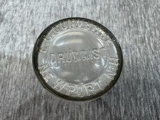 Botella de medicina vintage E C Converse para farmacéuticos Newport NH vidrio transparente en relieve