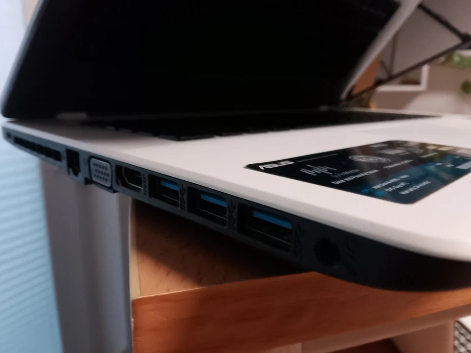 Asus R752 L 17,3 Zoll Win11 Home SSD 8 GB Ram Geforce 2 GB TOP - Bild 4 von 4