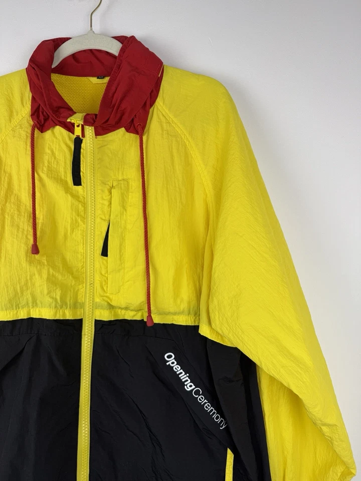 Chaqueta Universitaria Tormenta Nylon Arrugado Bloques de Apertura Ceremonia Nueva Sin Etiquetas Foto 3 de 4