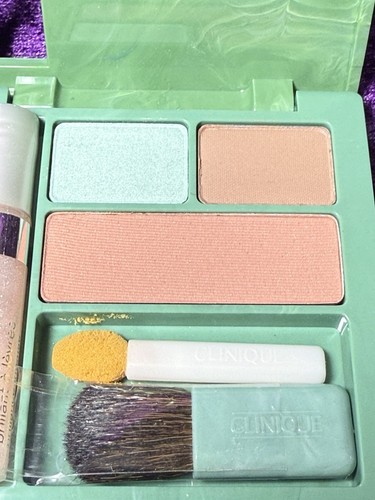 Clinique Makeup Palette Island Breeze Shadow Mocha Pink Blush Whisper Lipgloss - Bild 5 von 7