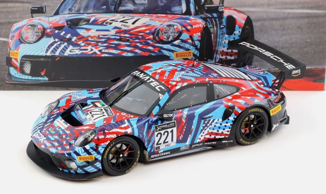 Porsche 911 GT3 R IXO 24H Spa 2022 miniature auto de course Martini 1/43