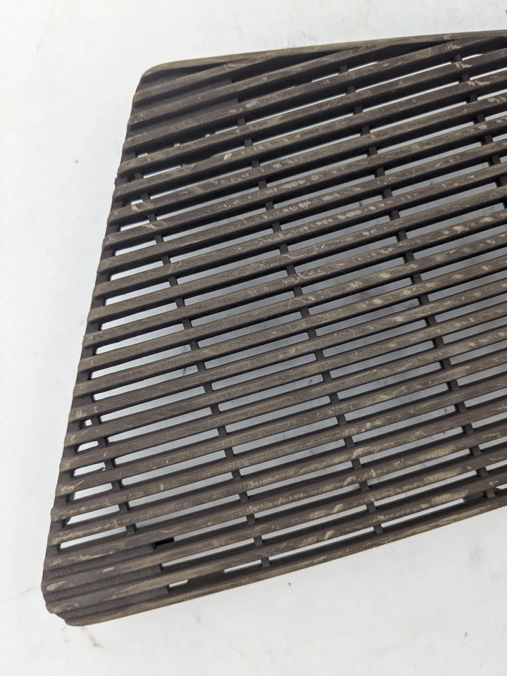 Крышка динамика передней панели 85-89 Merkur XR4Ti - желтовато-коричневая - Изображение 3 из 4