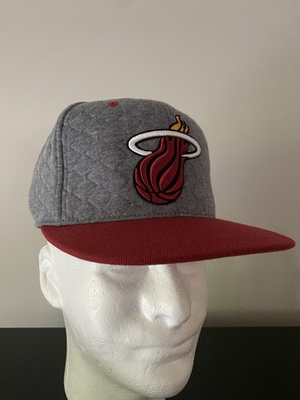 #ad Mitchell amp; Ness Miami Heat NBA Fitted Cap Hat Gray Red Size 7 $18.50