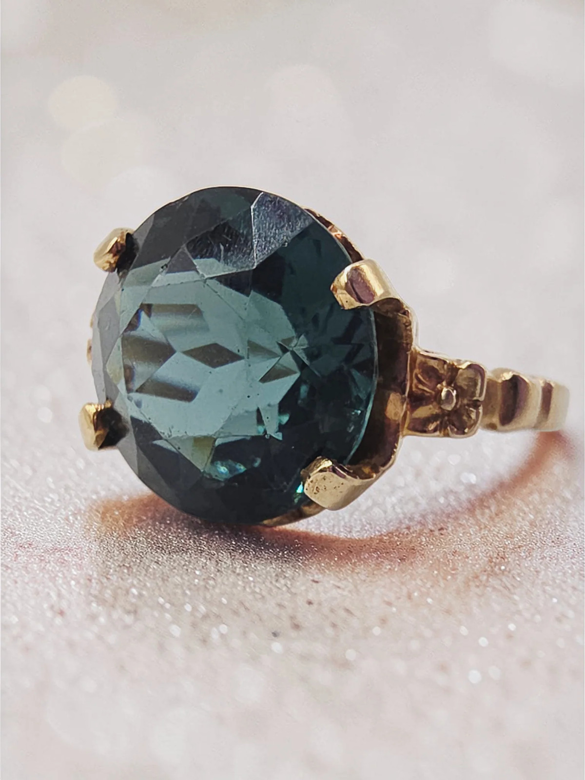 Solid 10K Yellow Gold Ring with Large Round-Cut T… - image 6