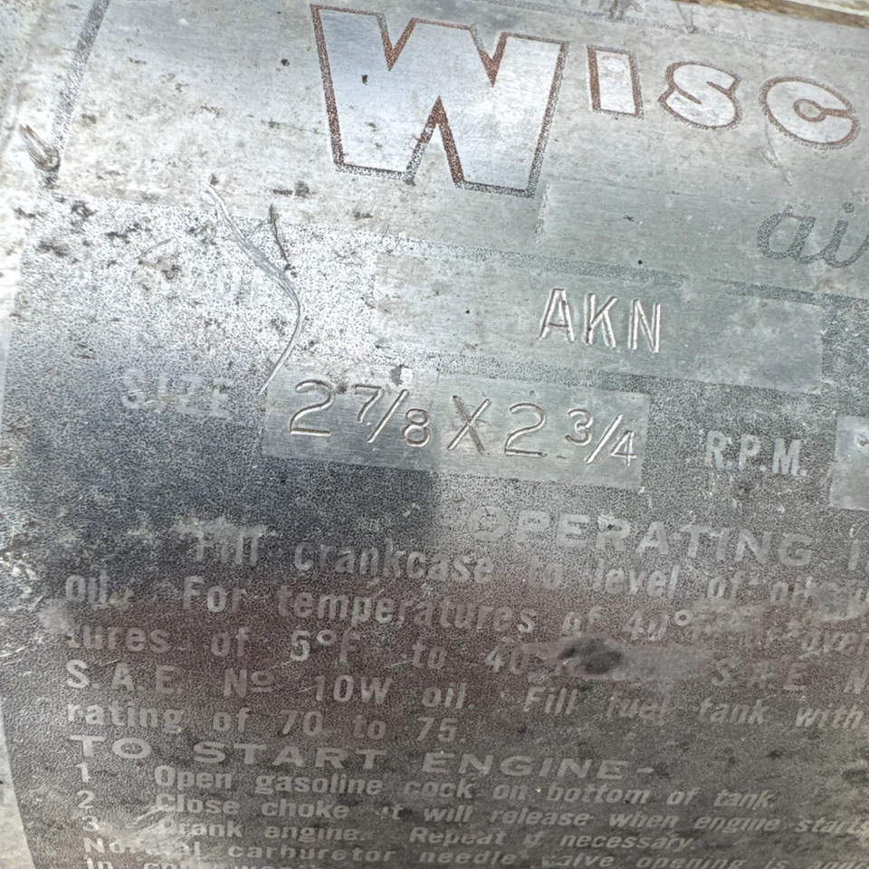 Wisconsin AKN Motor Gas Volante Cubierta de Metal Usado Motor Tractor Parte Foto 3 de 4
