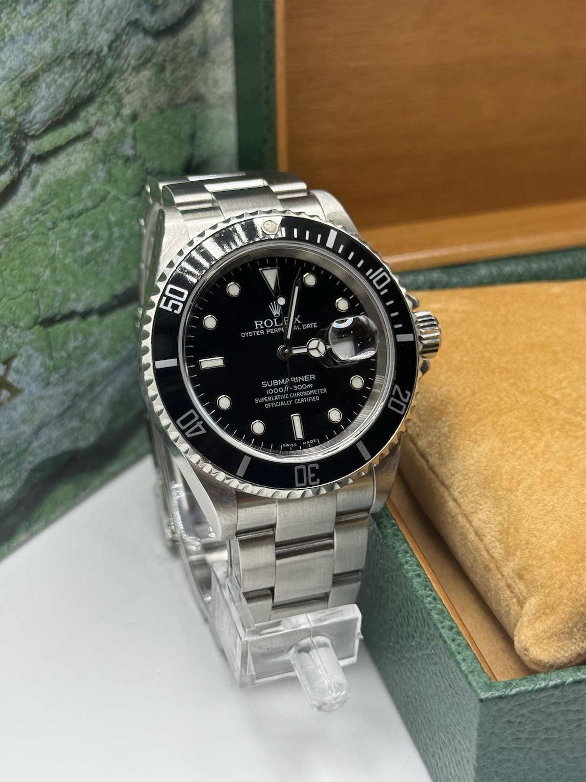Rolex Submariner Date Men's Black Watch Ref 16610 - Box & Papers 2005 set