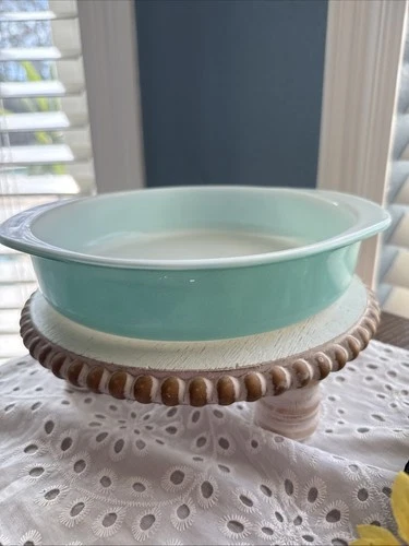 Vintage PYREX 221 - TURQUOISE Robins Egg Round Cake Pan 8 1/4”