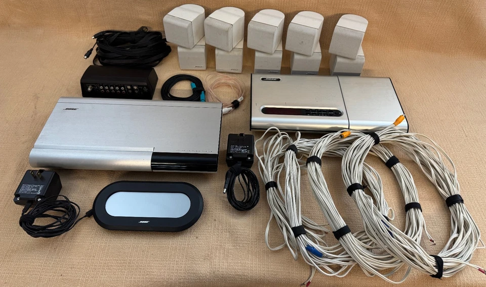 BOSE Lifestyle Model 5 Music Center AM/FM/CD/DVD + Lautsprecher + Kabel + Fernbedienung