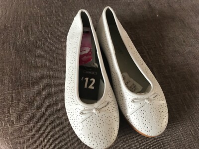 Dolly shoes White by George Teens bow to front size eur 33