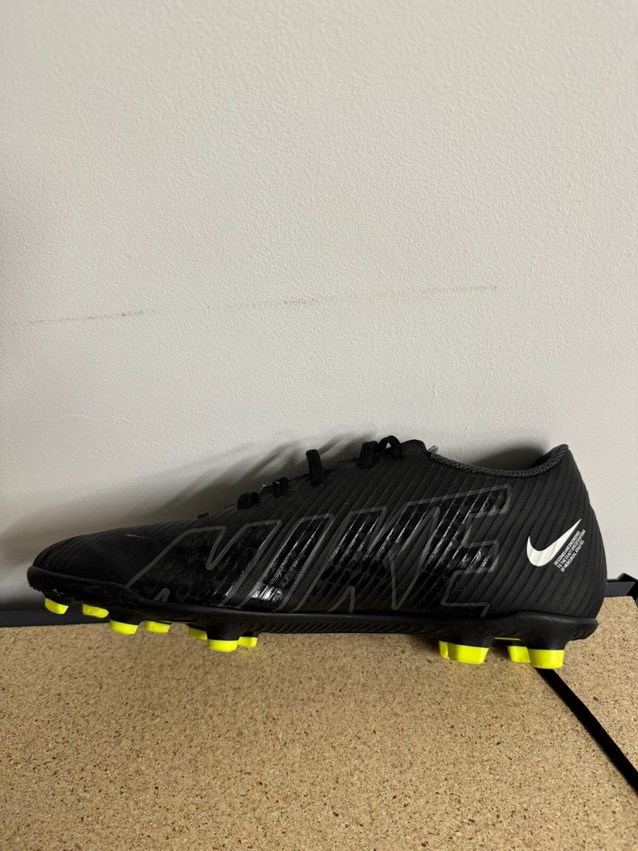 Nike Mercurial Football Boots Size 7.5 Black Moulded Studs Excellent Condition eBay