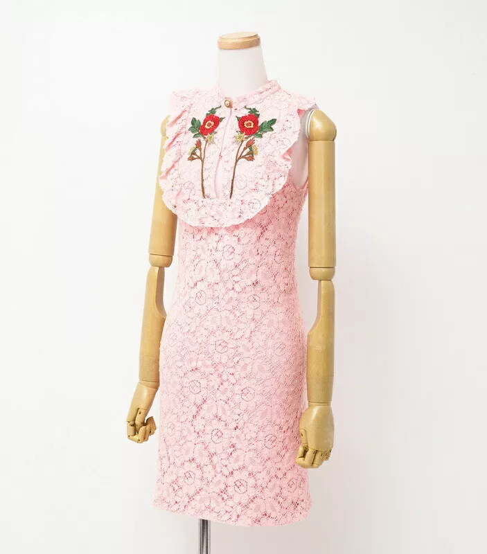 GUCCI Robe moulante sans manches une pièce taille 36 avec dentelle, broderie, GG et...