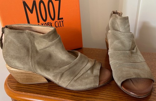 NIB MIZ MOOZ NEW Gemma Khaki Suede Bootie Sandal Shoe Size 38 US 7.5 8