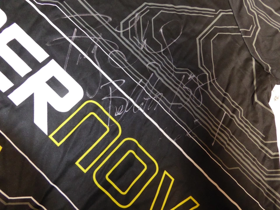 Bobby Lashley Signed Bellator 138 Fight Worn Used Walkout Shirt PSA/DNA COA WWE - Image 2 of 4