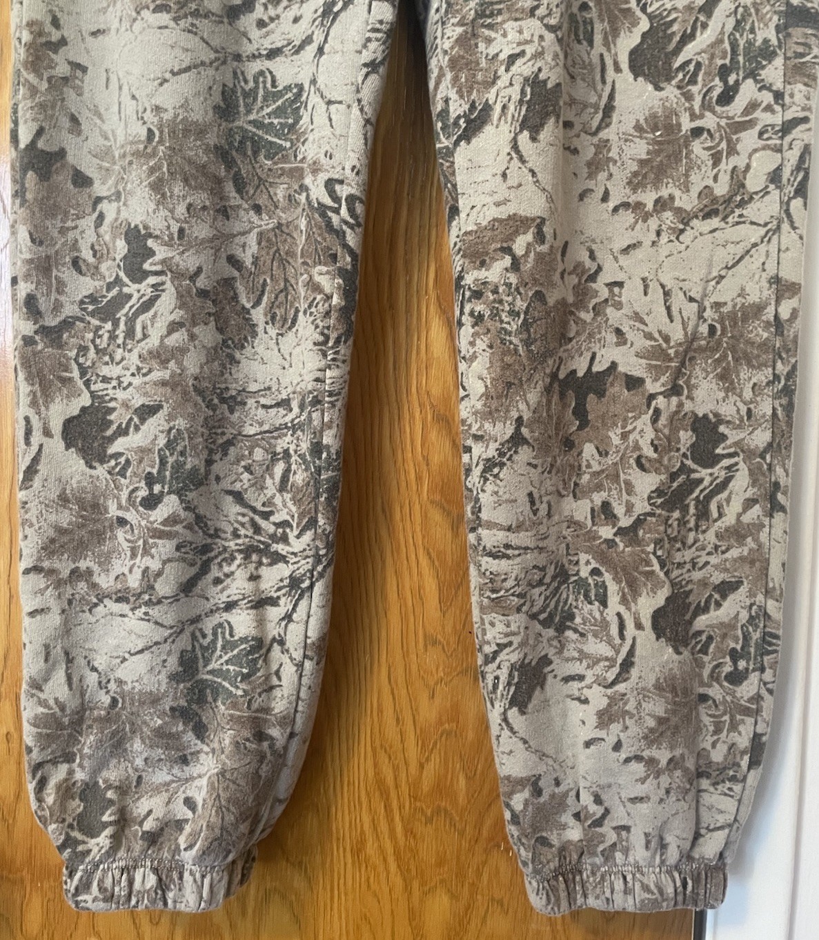 Eric Emanuel EE Basic Core Sweatpants Tan EE Leaf… - image 9