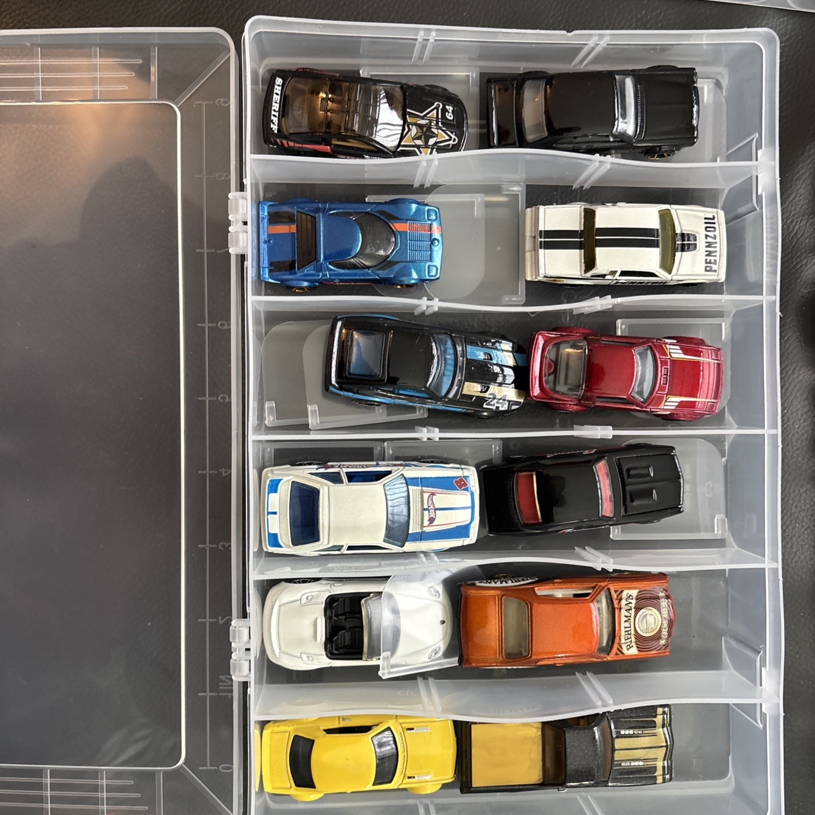 Hot Wheels Diecast Car Bundle (12 cars) 