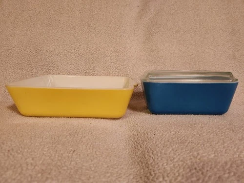 Vintage Pyrex 503 Yellow (no lid) and 602B Blue (with lid) Dishes