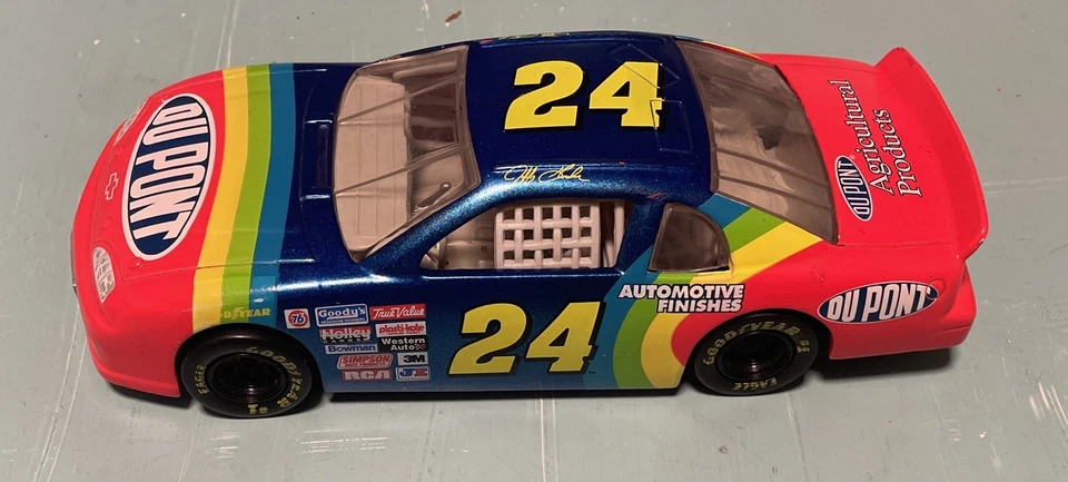 Coche de carreras Action NASCAR #24 Jeff Gordon 1996 Monte Carlo escala 1:24 Foto 4 de 4