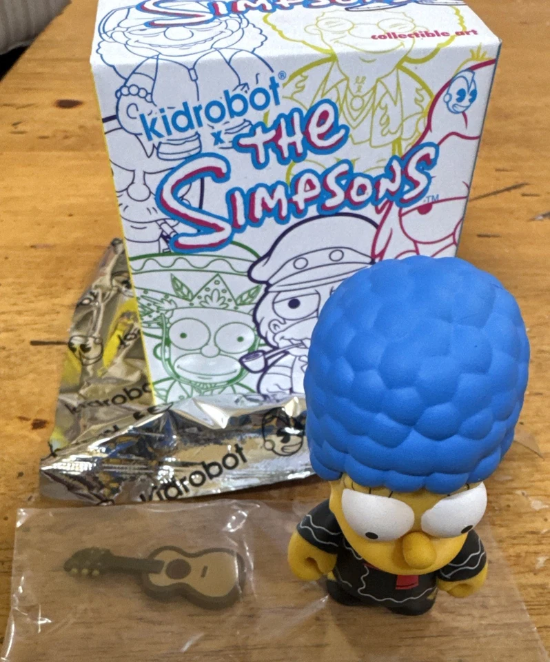 Kidrobot X The Simpsons SERIES 2 Vinyl Figure 3 Inch MARIACHI Marge - Image 3 of 4