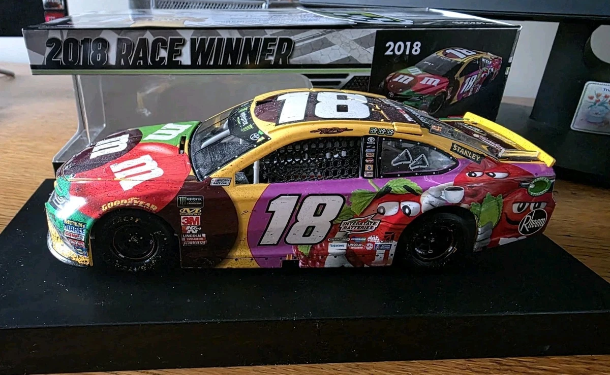 Action Kyle Busch Diecast Racing Cars 2018 Vehicle Year for sale