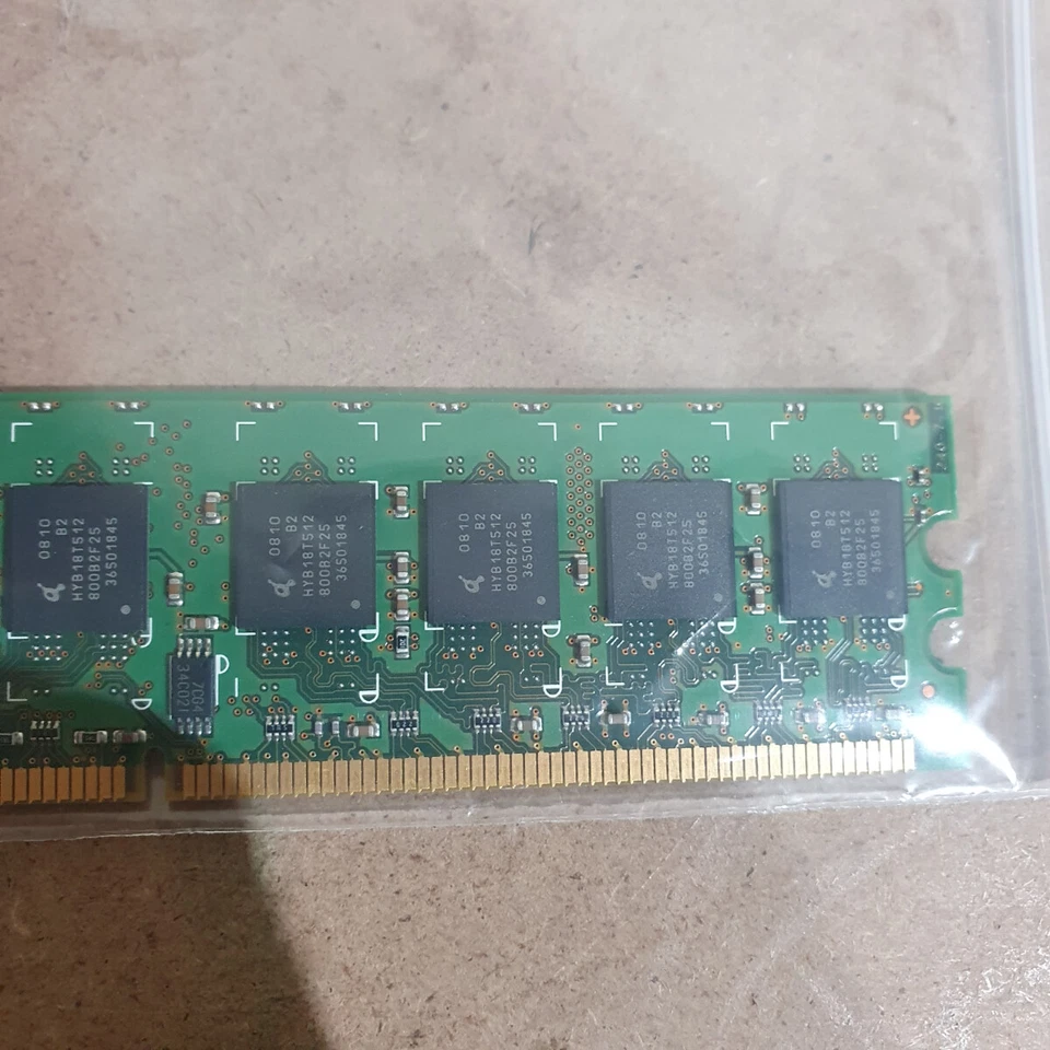 Qimonda HYS72T128020EU-2.5-B2 1GB 2Rx8 PC2-6400 DDR2-800 DIMM 240-Pin ECC SDRAM - Image 3 of 4
