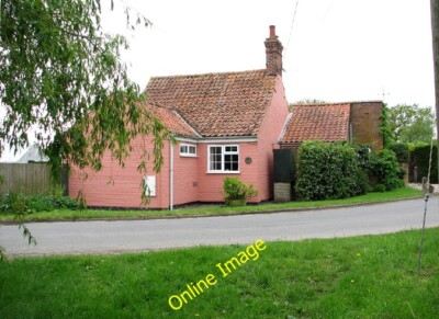 Photo 6x4 Pink cottage in Cucumber Lane, Ellough Beccles  c2013