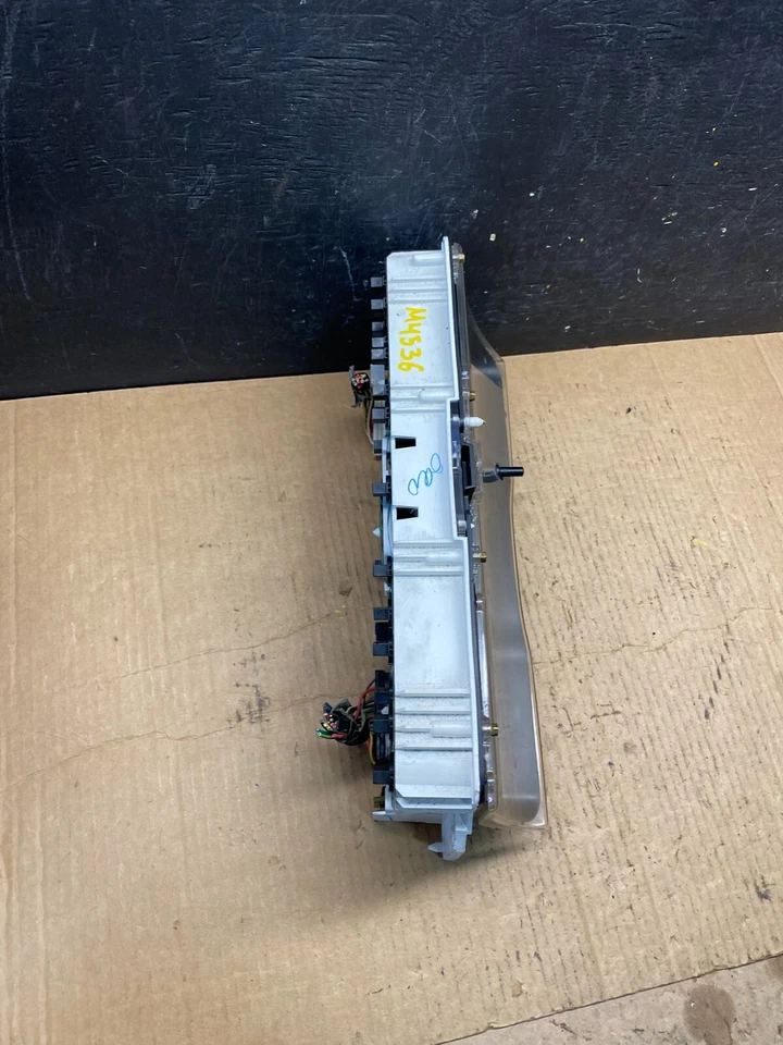 1998 to 2005 Mercury Marquis Speedometer Cluster Gauge Oem M4536 DG - Image 4 of 4