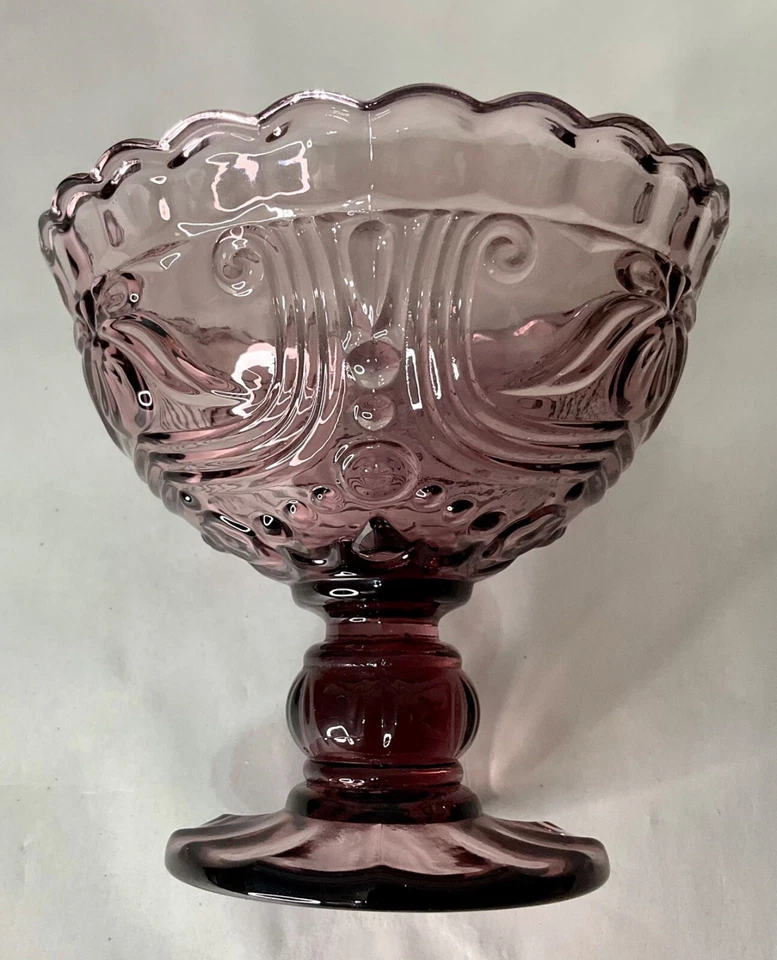 Antigo Conjunto de 3 tigelas de doces/compota/sobremesa com pés roxos/ametista recortadas em excelente estado usado - Imagem 3 de 4