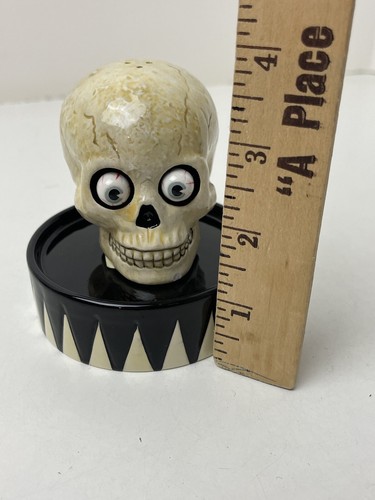 Dept 56 Salt Pepper Shakers Skull Apothecary Black Ivory Halloween Googly Eyes - Picture 10 of 10