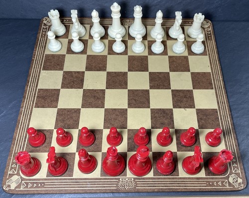 Vintage Early Deluxe Craft Chicago Chess Set Red Ivory Student Size - Picture 2 of 8