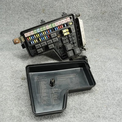 2004-2005 Dodge Ram 1500 Gas Front Under Hood Intergraded Fuse Box Relay TEMIC