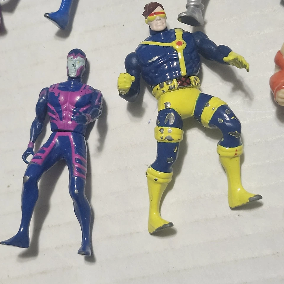 Vintage 90s Toy Biz Marvel Diecast Metal Figure Lot Of 16 Iron Man Wolverine ETC - Image 4 of 4