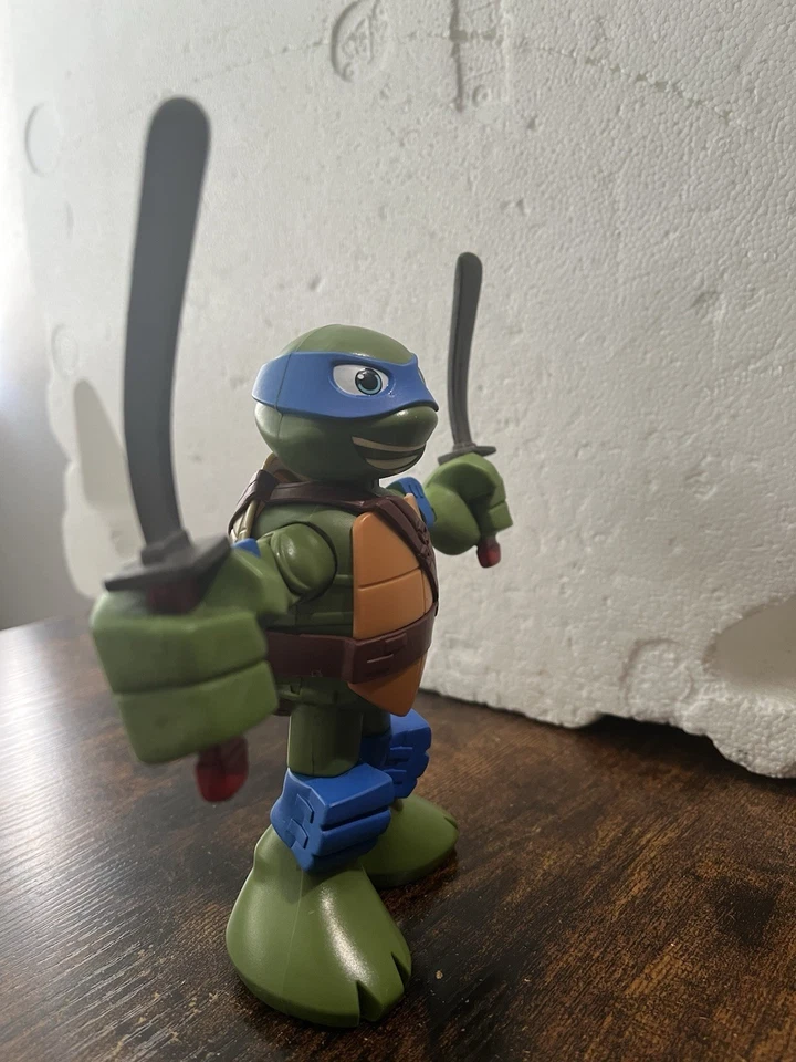 Teenage Mutant Ninja Turtles Pre-cool Half Shell Heroes 6"" Leonardo Coleccionable Foto 2 de 4