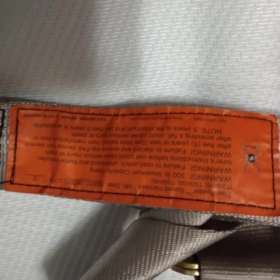 Tree Spider Adult Size S/M Hunting Safety Harness....NEVER USED!! - Image 2 of 4