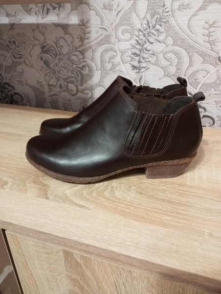 Women Clarks Ankle Boots Brown Leather 40.5
