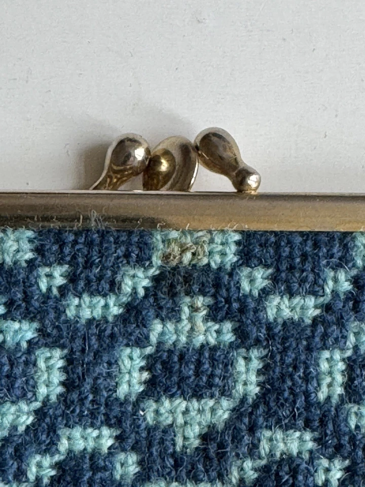 Vintage Welsh Tapestry Coin Purse. Blue Geometric Pattern. Double Sided Clasp. - Image 4 of 4