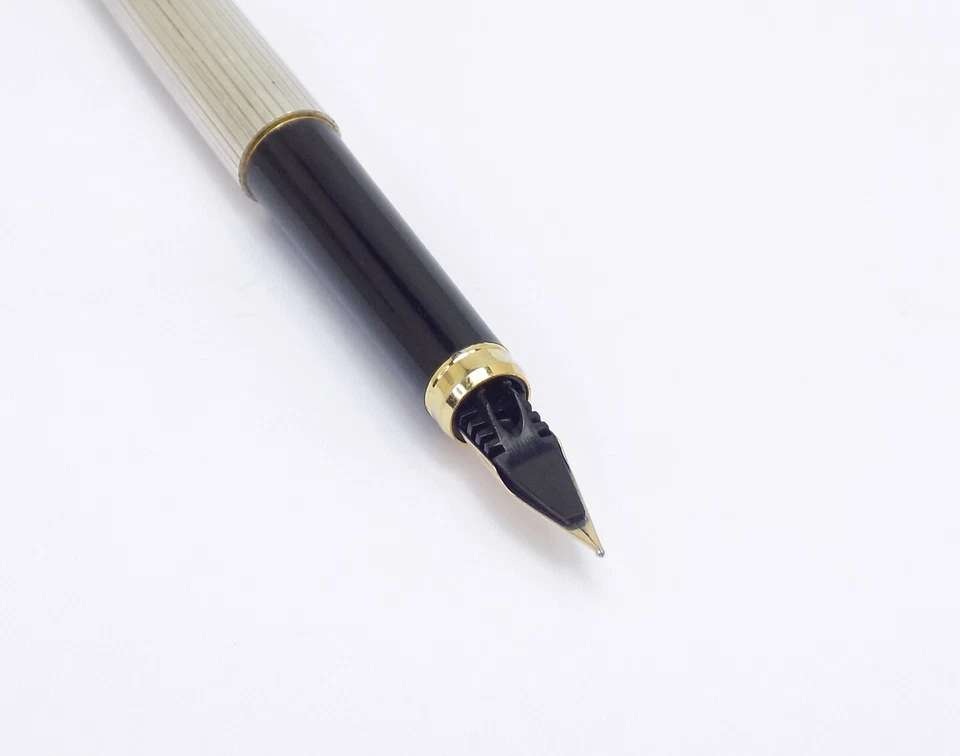 PLUMA ESTILOGRÁFICA ELYSEE PLATA 925 NiB oro 14K - DE COLECCIÓN Foto 4 de 4