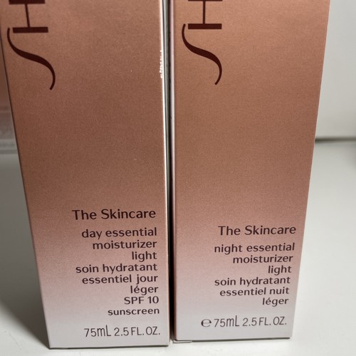 Shiseido The Skincare Day And Night Moisturizer Light Essential Unit Leger SPF10 - Picture 2 of 4