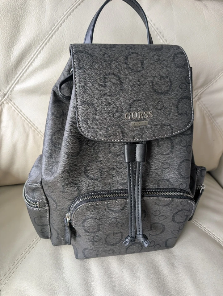 Guess женщин уголь/черный монограмма печати PU рюкзак новый без ярлыков - Изображение 3 из 4