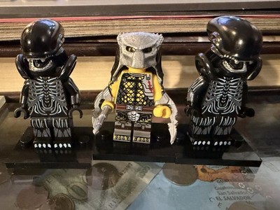 Aliens vs Predator Lot Lego Custom Printed Minifigures xenomorph Yellow